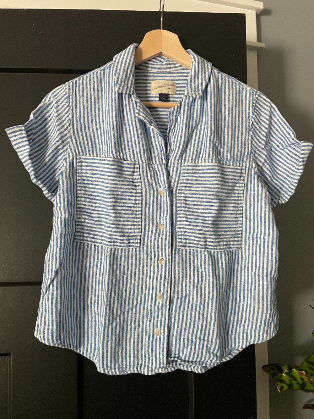 XS Universal Thread Linen-blend Button Down Top